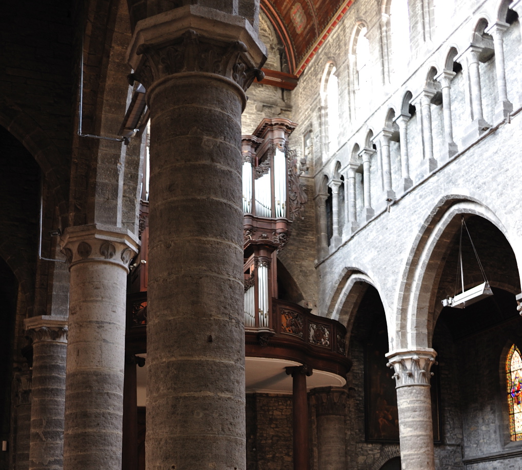 Colonnes de la nef